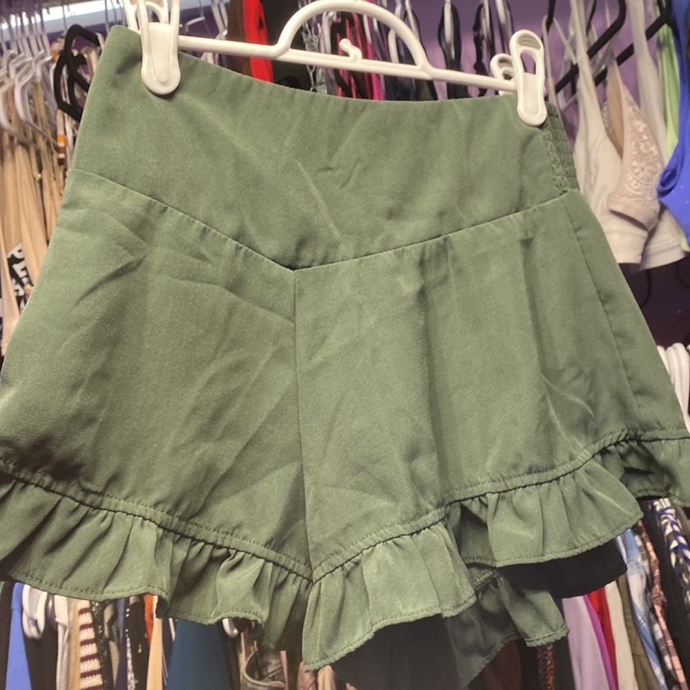 ladies UK2LA squirt skirt shorts in green elastic top flows great size small